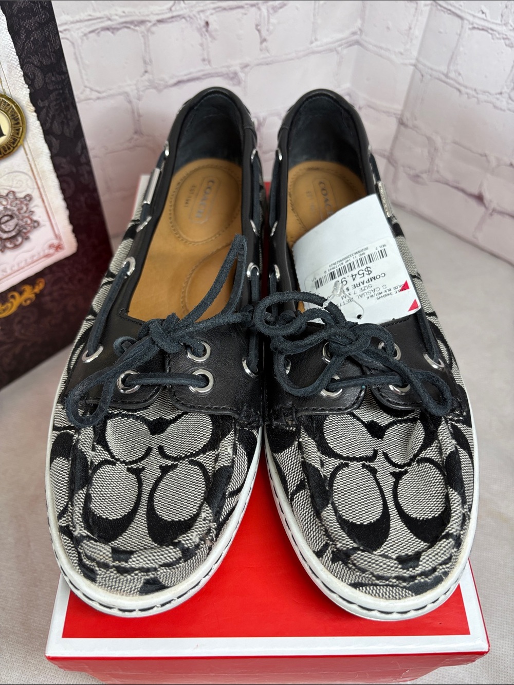Women’s 7M Coach Lace up Boat Shoes Black Leather Signature C EUC w/Red Shoe Box - Picture 3 of 14